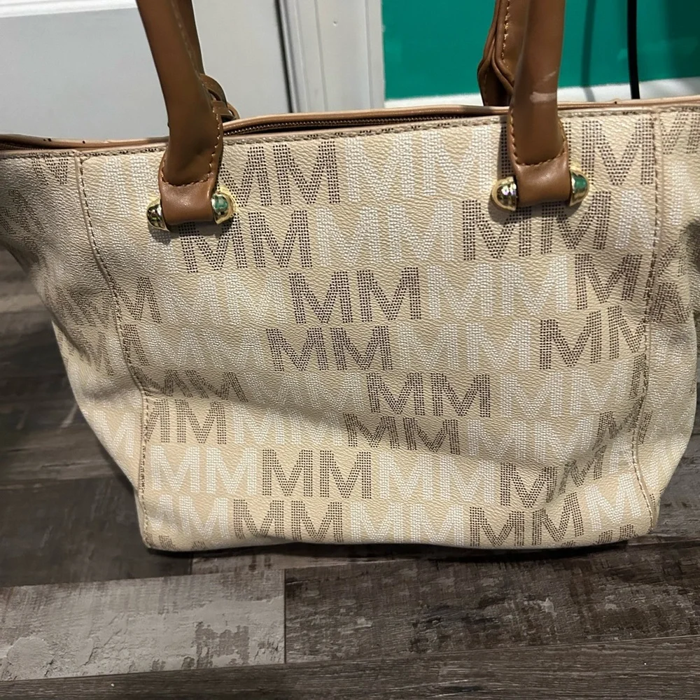 Milani Beige and Brown MM Logo Shoulder Bag - Picture 2 of 4